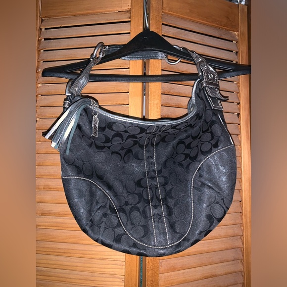 Coach tassel purse. - Picture 8 of 8